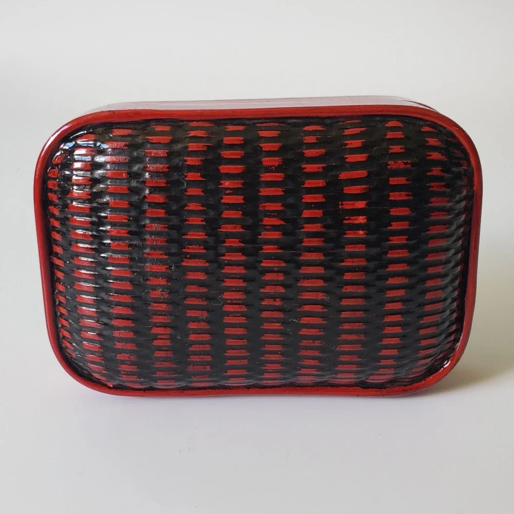 Vintage Woven Lacquered Storage Box‎ Puffy Hard Shell Clutch Purse Asian Art